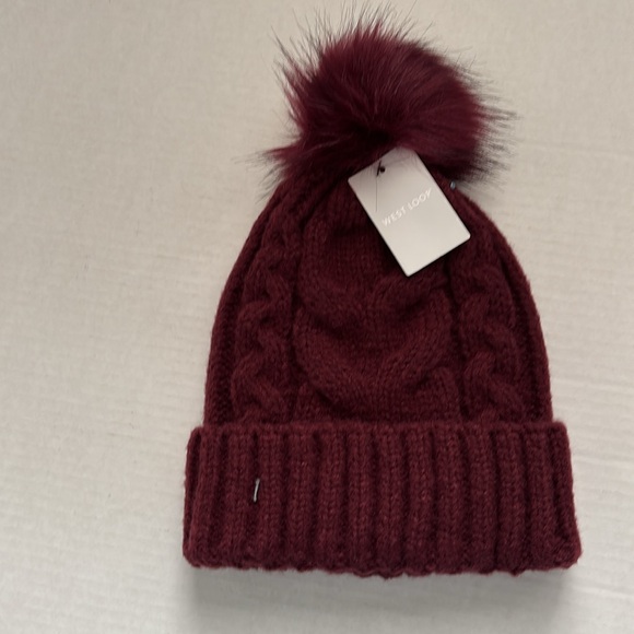 WEST LOOP BURGUNDY POM HAT - Picture 3 of 8
